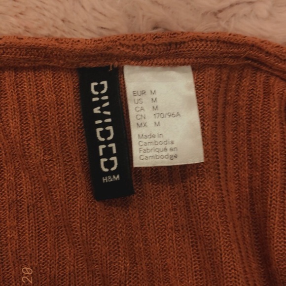 Long sleeve ribbed shirt. - Picture 2 of 2